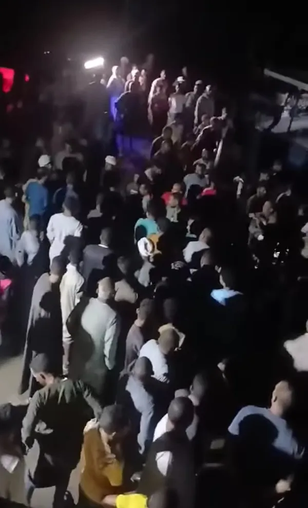 جانب من سقوط السيارة 