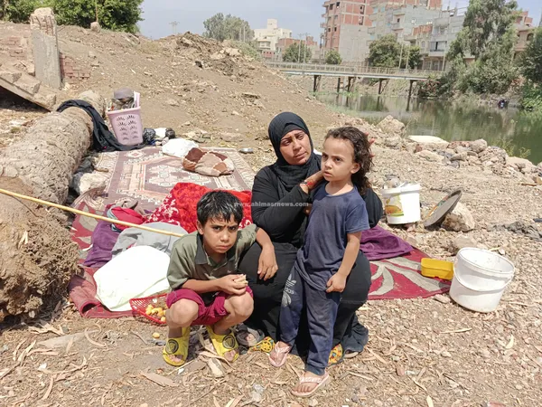 سماح تفترش الشارع 