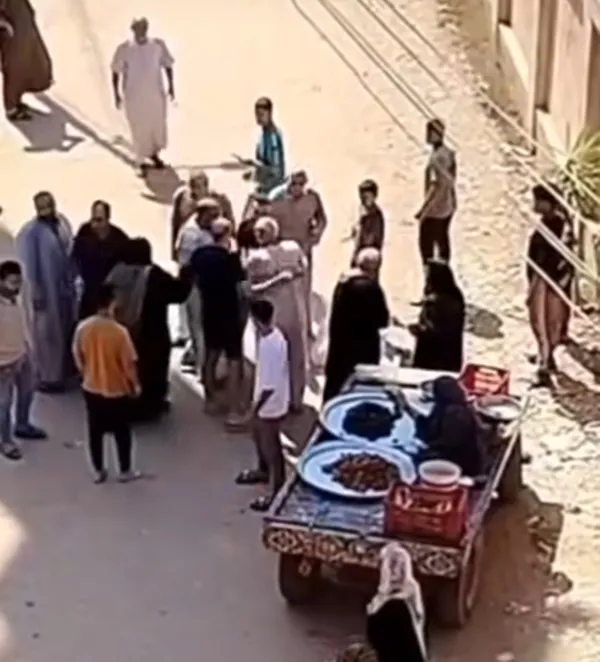 لقطات من الفيديوهات المنتشره 
