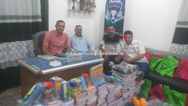 مبادرة توزيع أدوات وتغذية على الطلاب المستحقين 
