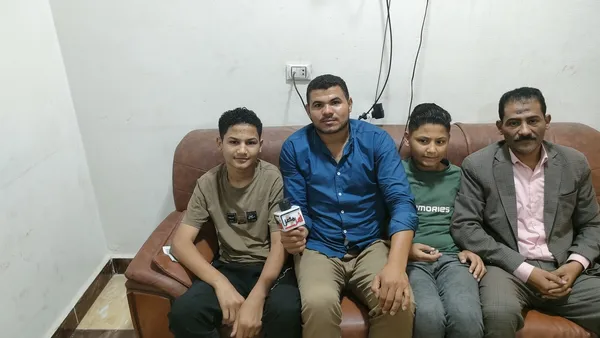 ولي أمر الطالب مع مراسل الإسماعيلية 