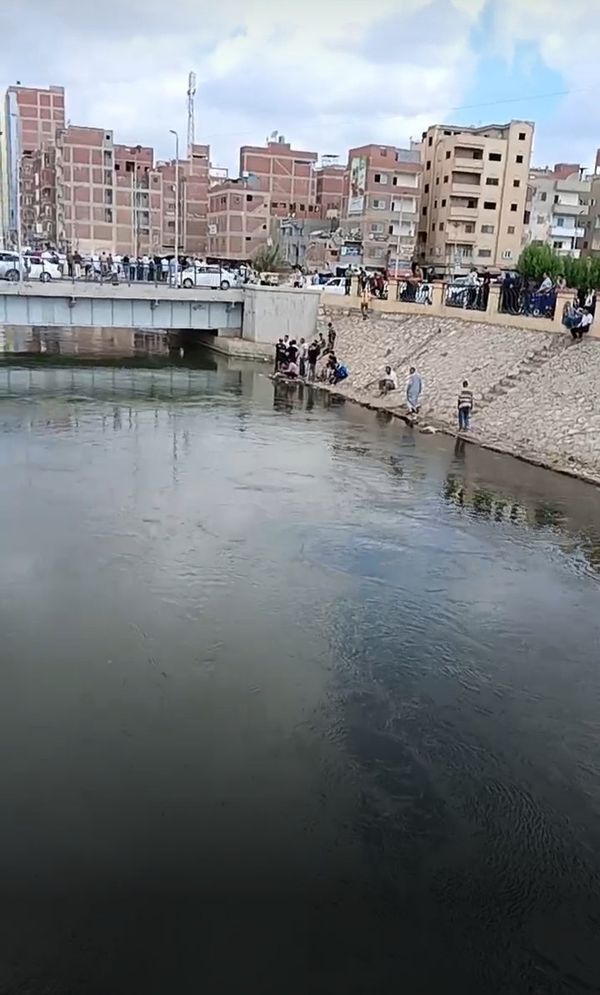 جانب من أعمال البحث عن جثمان الغريق