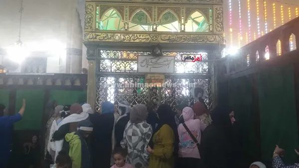 إقبال على زيارة مقام الدسوقي آخر أيام المولد