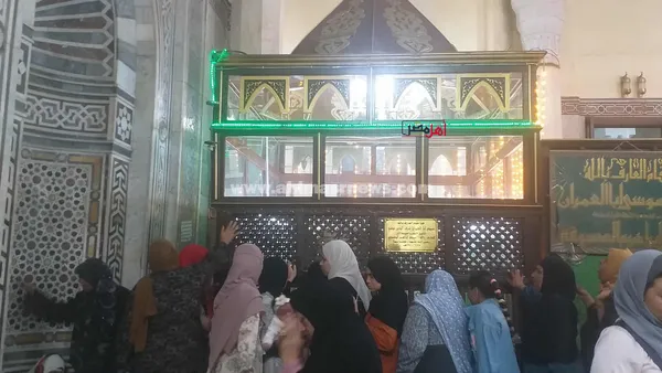 إقبال على زيارة مقام الدسوقي آخر أيام المولد