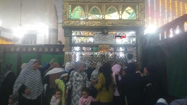 إقبال على زيارة مقام الدسوقي آخر أيام المولد