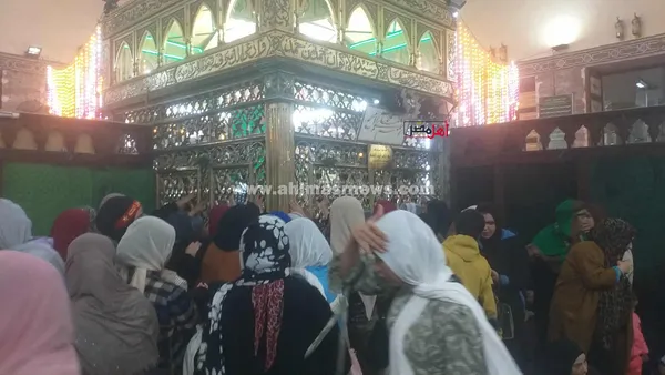 إقبال على زيارة مقام الدسوقي آخر أيام المولد