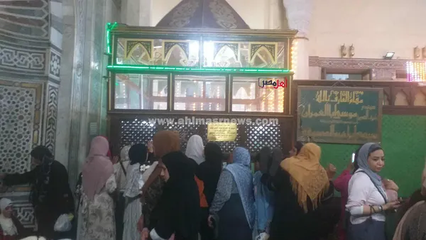 إقبال على زيارة مقام الدسوقي آخر أيام المولد