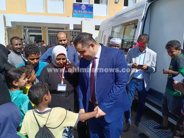 اثناء متابعة القافلة الطبية