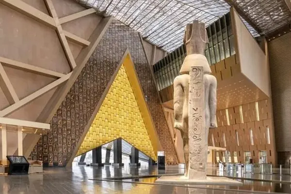 المتحف المصري الكبير