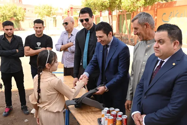 توزيع شنط مدرسية ببنى سويف 