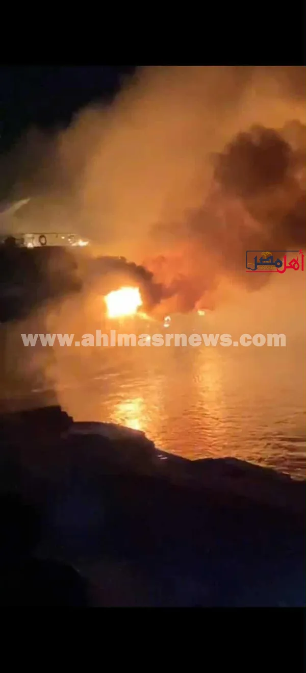 جانب من الحريق