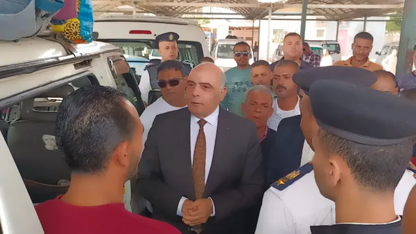 جانب من متابعة مواقف السيارات 