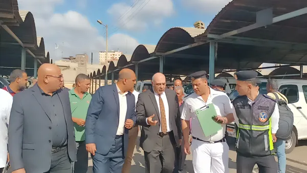جانب من متابعة مواقف السيارات 