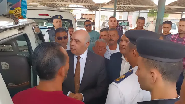جانب من متابعة مواقف السيارات 