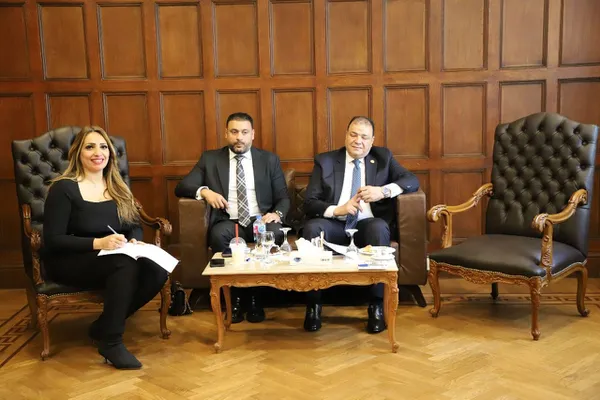 لقاء رئيس الغرفة التجارية بالإسكندرية وسفير فنلندا بالقاهرة