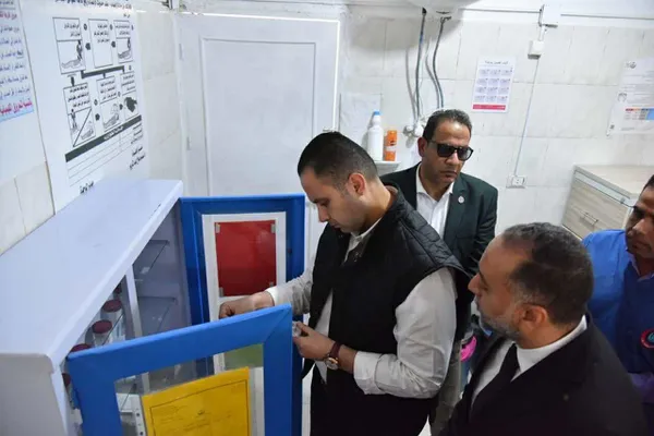نائب وزير الصحة يبحث تطوير المنشآت الطبية بشمال سيناء .. ويتفقد مستشفى الشيخ زويد