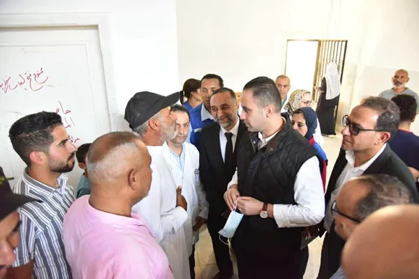 نائب وزير الصحة يبحث تطوير المنشآت الطبية بشمال سيناء .. ويتفقد مستشفى الشيخ زويد