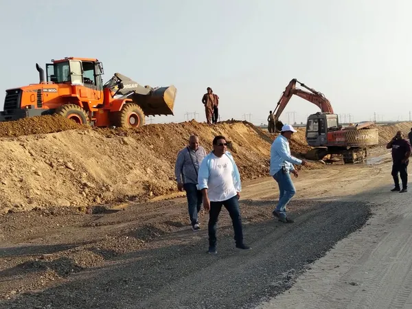 هبوط جزئي بطريق بنى سويف الصحراوى الغربى 