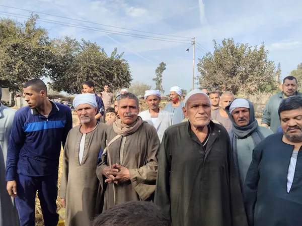 أهالى قرية السطايحة بالشرقية 