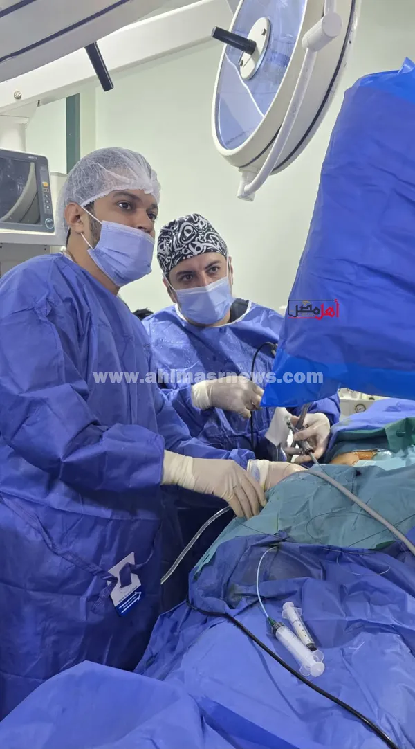 استخراج حصاة بطول 7 سم من كلى مريض بمستشفى دسوق العام  