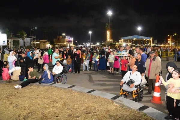 البورسعيدية يتابعون فعاليات افتتاح المتحف المصري الكبير 