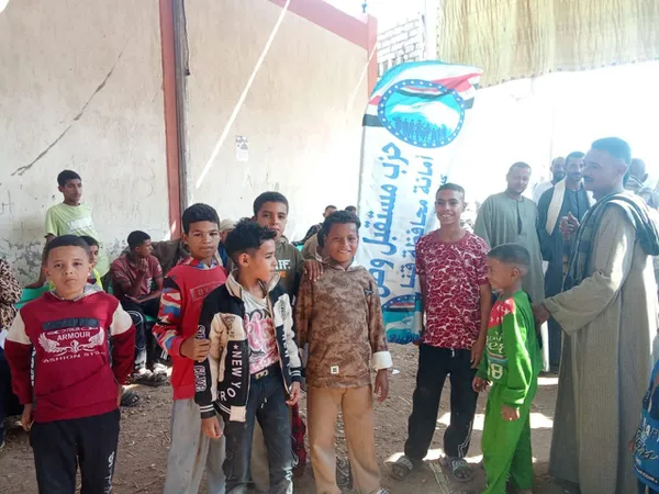 السيدات مع اطفالهن