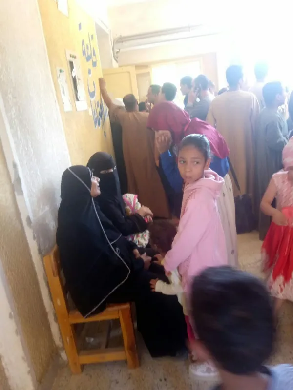 السيدات مع اطفالهن