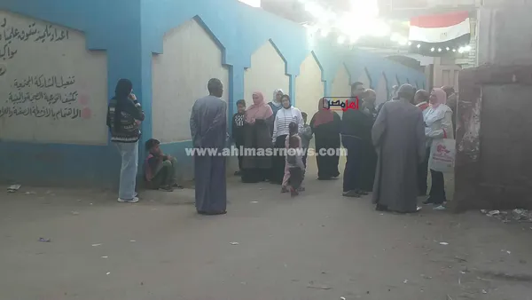 بعد انتهاء الاستراحة.. إقبال من الناخبين على لجان كفر الشيخ للإدلاء بأصواتهم 