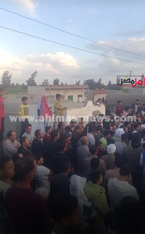 جانب من تشييع الجثمان 