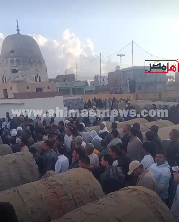 جانب من تشييع الجثمان 