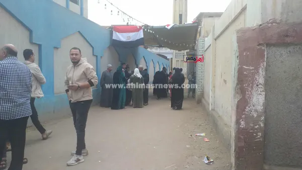 جانب من توافد المواطنين للإدلاء بأصواتهم في انتخابات مجلس النواب 