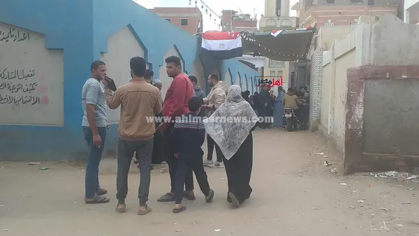 جانب من توافد المواطنين للإدلاء بأصواتهم في انتخابات مجلس النواب 