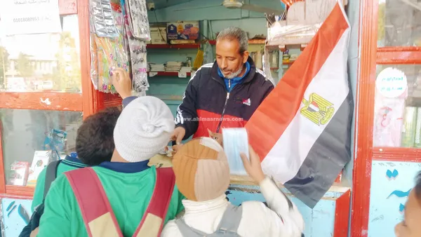 رواج بيع الكمامات بقنا 