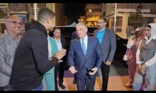 محافظ الإسماعيلية مع مراسل جريدة أهل مصر 