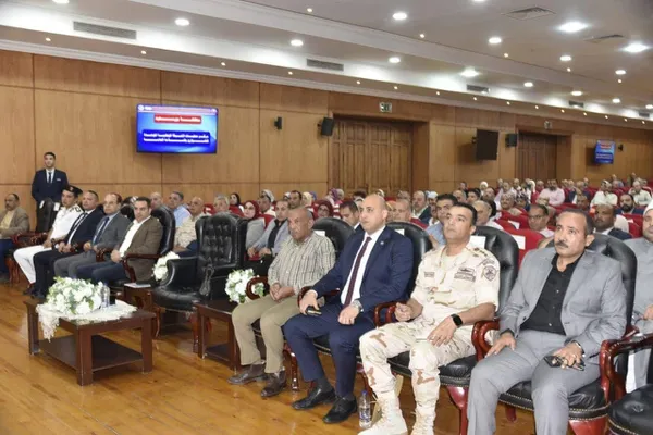 محافظ بورسعيد يعقد اجتماعًا تنسيقيًا لمناقشة استعدادات المحافظة لاستقبال انتخابات مجلس النواب