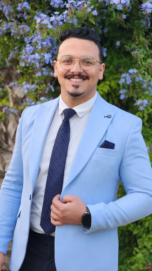 مصطفي الحجر