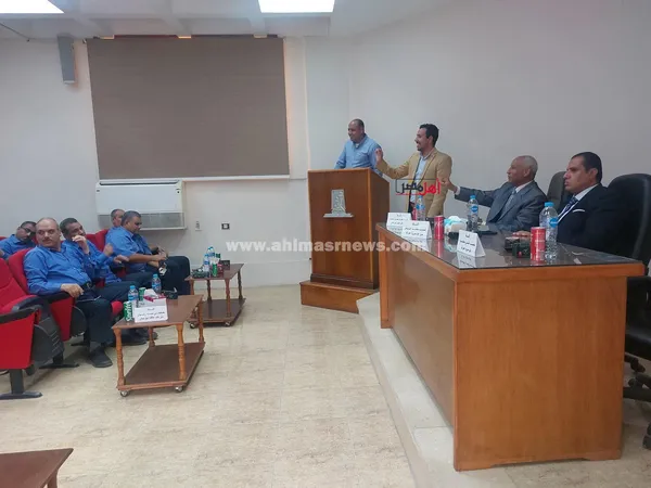 ندوة للتعريف بقانون العمل الجديد 