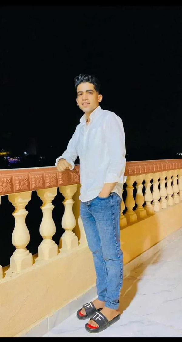 الشاب المتوفي