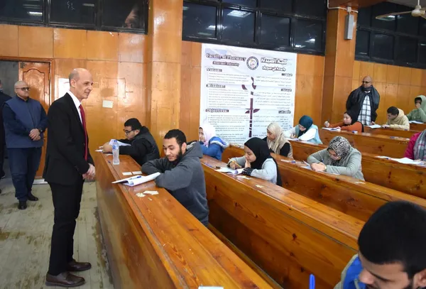 امتحانات الفصل الدراسي الأول