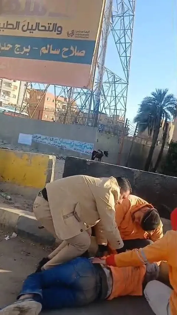 انقاذ عامل نظافة ابتلع لسانه ببنى سويف 