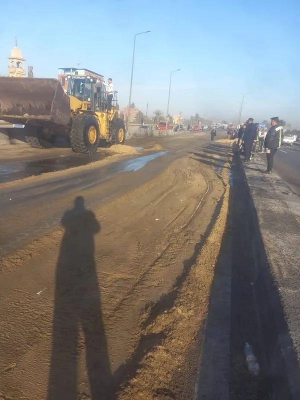 انقلاب سيارة زيت طعام 