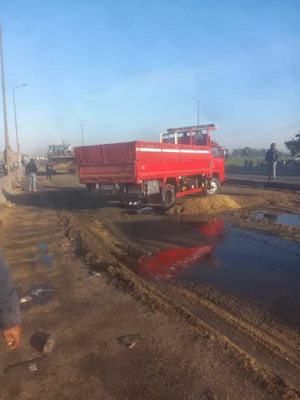 انقلاب سيارة زيت طعام 