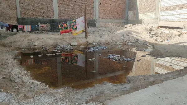 تجمع المياه اسفل المنازل 