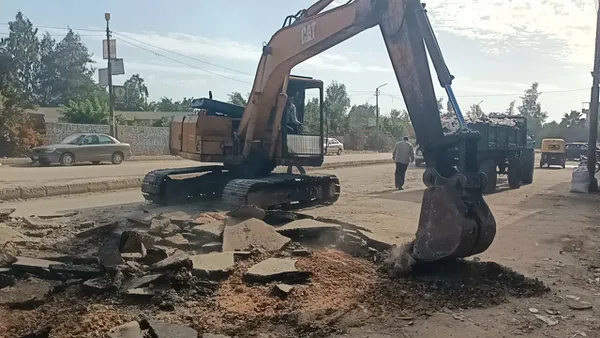 جانب من أعمال الرصف