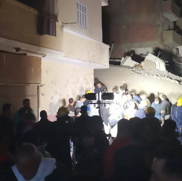 جانب من انهيار المنزل