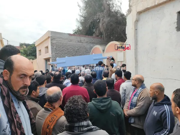 جانب من تشييع الجنازة 