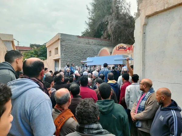 جانب من تشييع الجنازة 