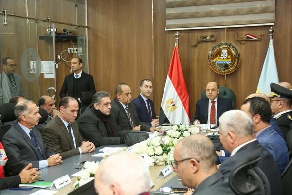 جانب من متابعة سير الانتخابات 