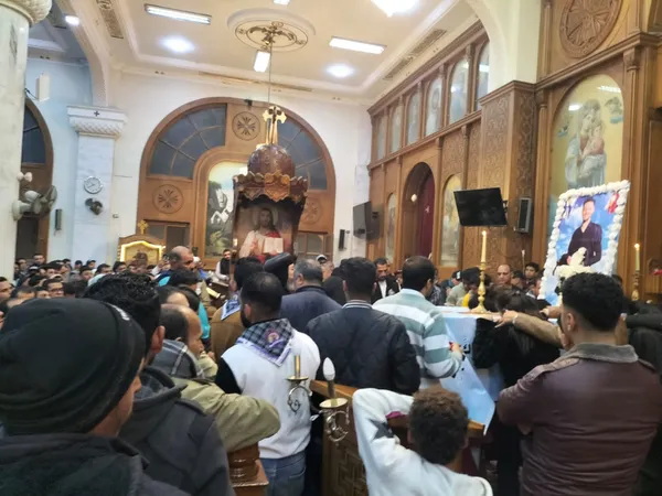 جنازة مينا جاد