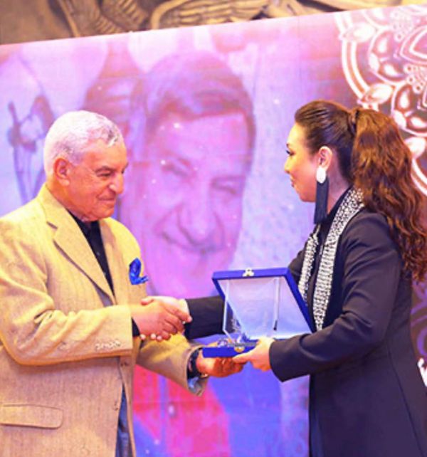 جوائز الإعلامية آمال العمدة 